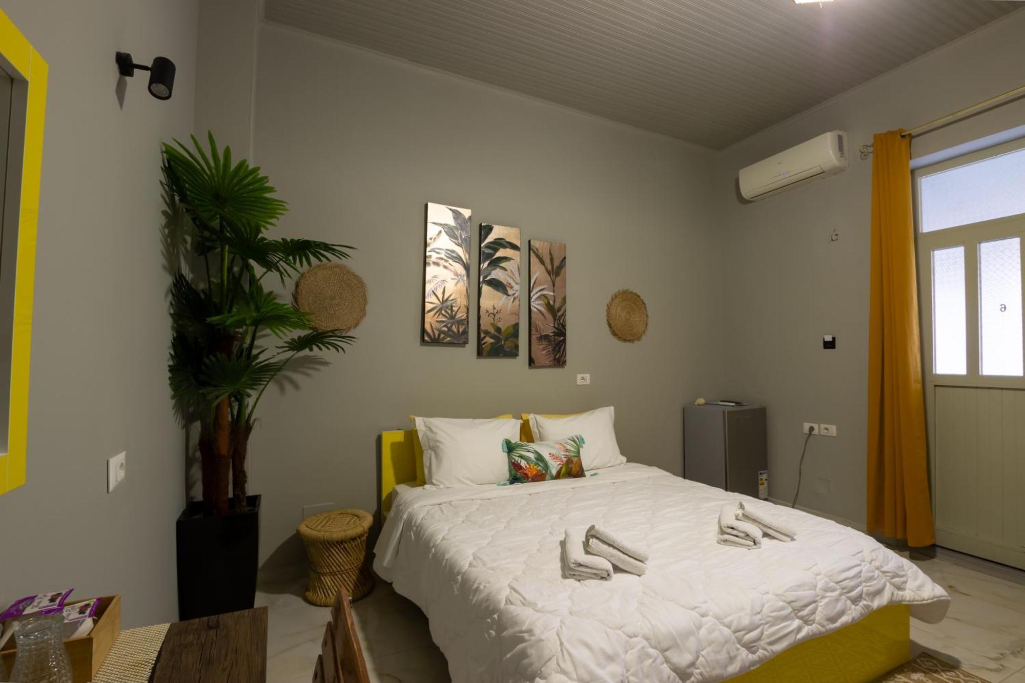 Jonian Boutique Hotel Sarande Bilik gambar